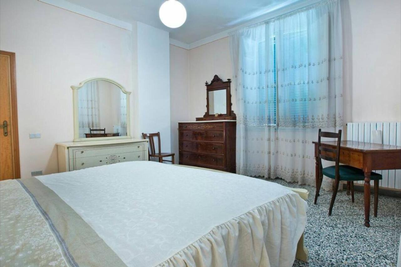 Affittacamere Porquier Crespina Dış mekan fotoğraf